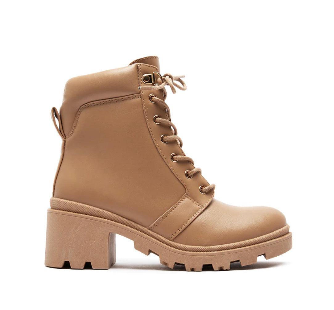 No heel outlet combat boots